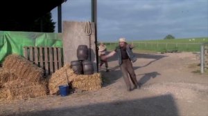 The Scrap Dealers fool Gramps, Farmer George and Daisy! | Little Grey Fergie