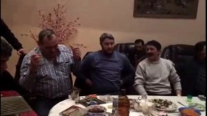 Поговори со мною, мама | поют взрослые цыгане на застолье под аккордеон