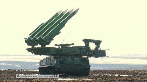 В Минобороны РФ показали работу одного из расчетов зенитного ракетного комплекса "Бук" на Украине