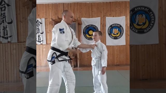 подробнее на канале#какнаулице #сильнобей #айкидо #айкидокиев #айкідокиїв #айкідо #kiev_aiki #aikid смотреть онлайн