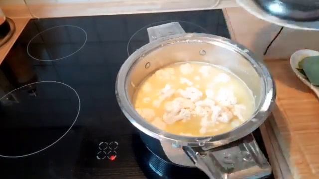Французский  сливочный суп пюре из цветной капусты "ВЕЛЮТЕ ДЮБАРРИ"
