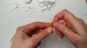 Как связать простые брошки крючком/зайка и котик