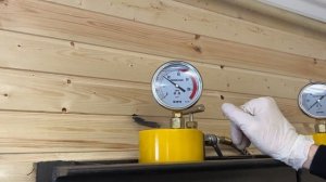 Масло черного тмина польза. Холодный отжим масла черного тмина. Производство масла в бочонке.