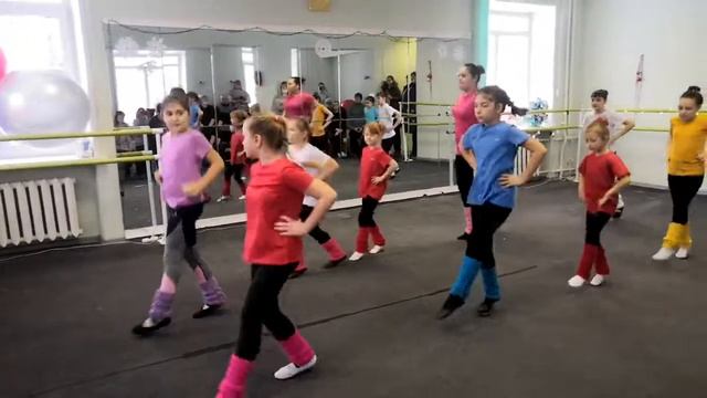 Движение в перед, разминка смотреть онлайн