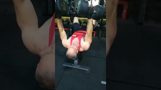 Тренировка груди . Рекорд 50 кг гантелями 30 07 21 смотреть онлайн