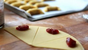 Рогалики из песочного теста