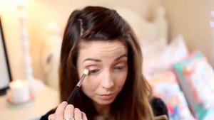 Макияж для голубых глаз дневной