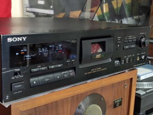 ЦИФРОВАЯ АУДИОКАССЕТА SONY DTC-790-ЯПОНИЯ-Годы выпуска 1995 - 1996