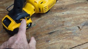 DEWALT 20V Vacuum, Cordless Handheld Vacuum, HEPA, Battery Not Included (DCV501HB)