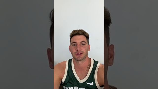 Lucas Alario me envio otro vídeo saludando me