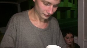 Накормил пацана,рыгает за слойку ,школьники бухают Подписывайся на канал