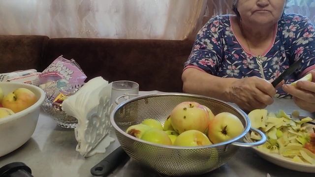 Соковыжималка шнековая, яблочный сок