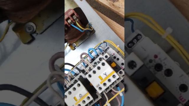 Реверс с переключением со звезды на треугольник. + Принципиальная схема смотреть онлайн