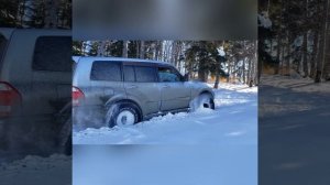 Mitsubishi Pajero 3 heavy snow off road