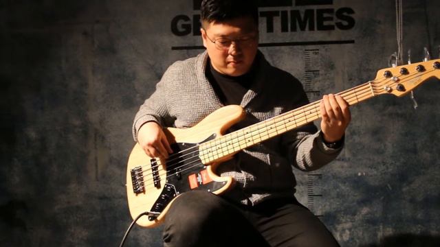 시연 Fender USA American Professional Jazz Bass V смотреть онлайн