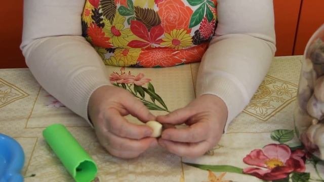 Хранение чеснока. Чеснок будто только с грядки.