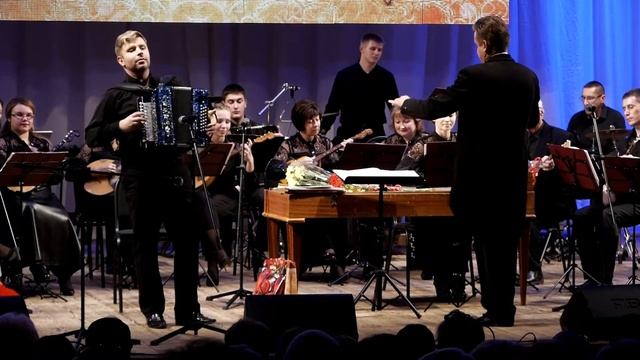 Е. Дербенко. Кубанская залихватская. Солист Николай Увяткин