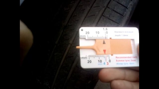 ?Измеряем глубину протектора автомобильных шин - аналоговый или цифровой? смотреть онлайн