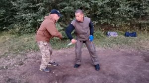 От двойного удара ножом в живот. Обратный хват. В Н Крючков/knife defense