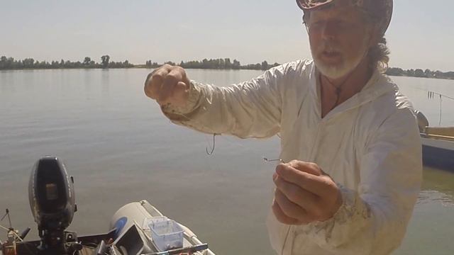 Крючки и монтаж поводка для сома при квочении. Советы Юрия Философа. Краткая версия 2023 год. смотреть онлайн