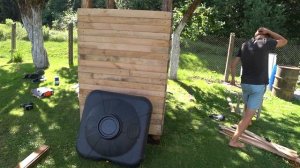 Как построить летний душ на дачном участке.How to build an outdoor shower at a summer cottage.