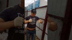 Гнем арматуру для ленточного фундамента гэшки и пэшки!!!