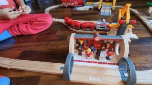 Влог 1. Знакомство и игра в БРИО дорогу.