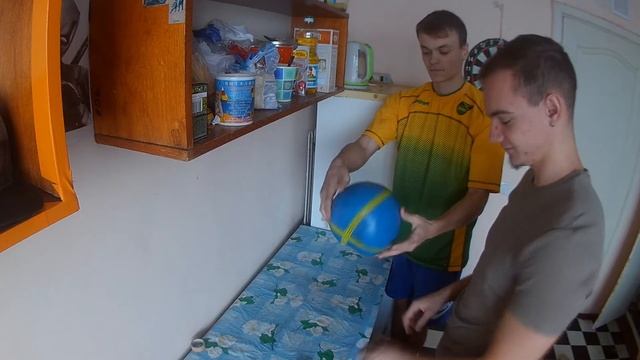 Падение электронной книги с 9-го этажа смотреть онлайн