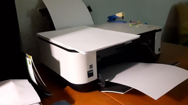 Принтер не тягнет бумагу из заднего лотка. смотреть онлайн