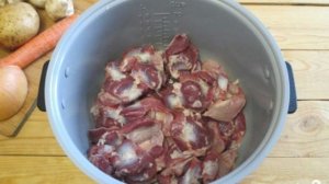 Желудки куриные, тушенные с картошкой