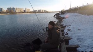 Рыбалка на фидер в Братеево. Весенний фидер 2022, рыбалка в кругу друзей. Москва река