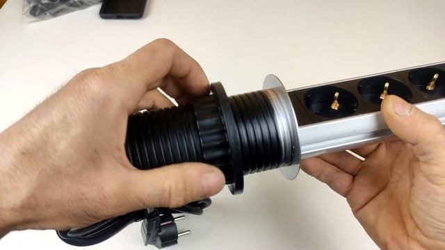 Встраиваемый выдвижной блок розеток в столешницу. Красиво, практично, эстетично! смотреть онлайн