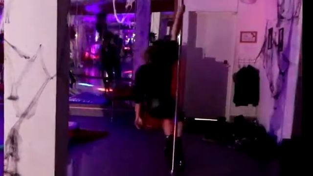 Открытие праздника хеллоуин.Poledance #воздушныеполотна #космо #хеллоуин