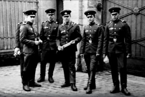 В сотый раз 23-е и за армию тост...!