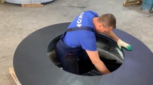 Обслуживание встраиваемого батута SKOK. Как снять и надеть прыжковое полотно.