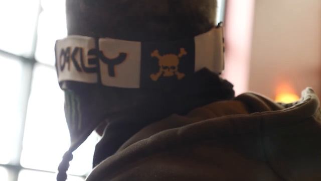 Setups: Stale Sandbech’s Head-to-Toe Signature Snowboard Gear смотреть онлайн