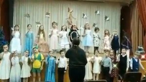 "Сказки гуляют по свету", музыка Е. Птичкина, слова М. Пляцковского.