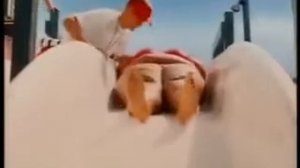 толстуха на водной горке  полнейший ржач