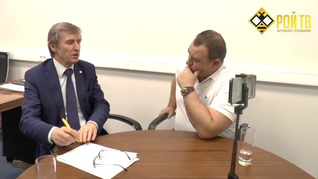 Василий Мельниченко - почему в России дешевеет только рубль?