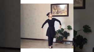 Положение рук в адыгских танцах.