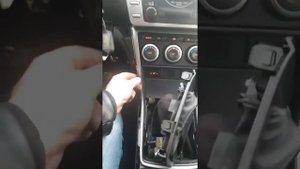 Меняем лампочку в прикуриватель  Мазда 6