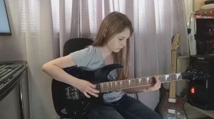 Девочка в 8 лет играет на гитаре. Skillet - Rise. Электрогитара. Алексия. Ребенок и юный гитарист