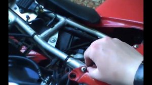 Maintenance: How To Remove The Fairings Of  Your 1998 Honda CBR 600 F3