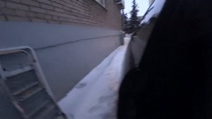 Ремонт комнаты за копейки/сдираем старые обои.