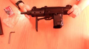 Пневматический пистолет-пулемет Smersh H52 Узи