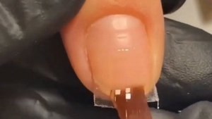 Идеально для слабых и тонких ногтей. Укрепление + наращивание длины шелком.