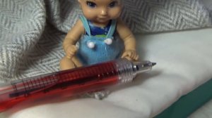 ИЗ ШКОЛЫ В ПОЛИЦИЮ! Прикольная канцелярия) Катя и Макс веселая семейка. Куклы в реальной жизни