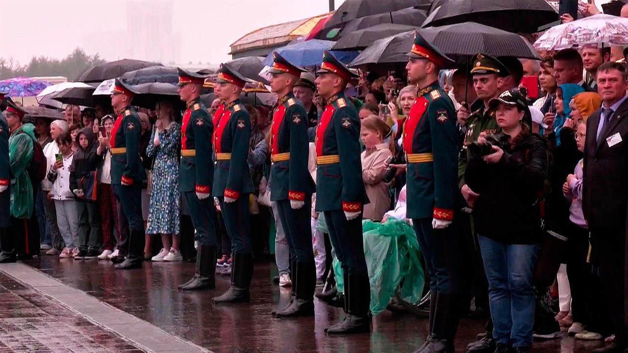 В Москве вручили аттестаты и дипломы выпускникам училищ и пансиона Минобороны