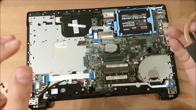 Toshiba Satellite L50 Disassembly And Upgrade Options смотреть онлайн