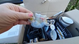 Нашла на свалке шкатулку . Открыла и ОбАлДеЛа ! А там золото  ! Не свалка а ювелирный магазин